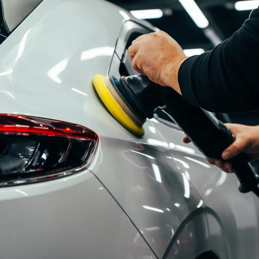 Polishing a car after a local car scratch repair